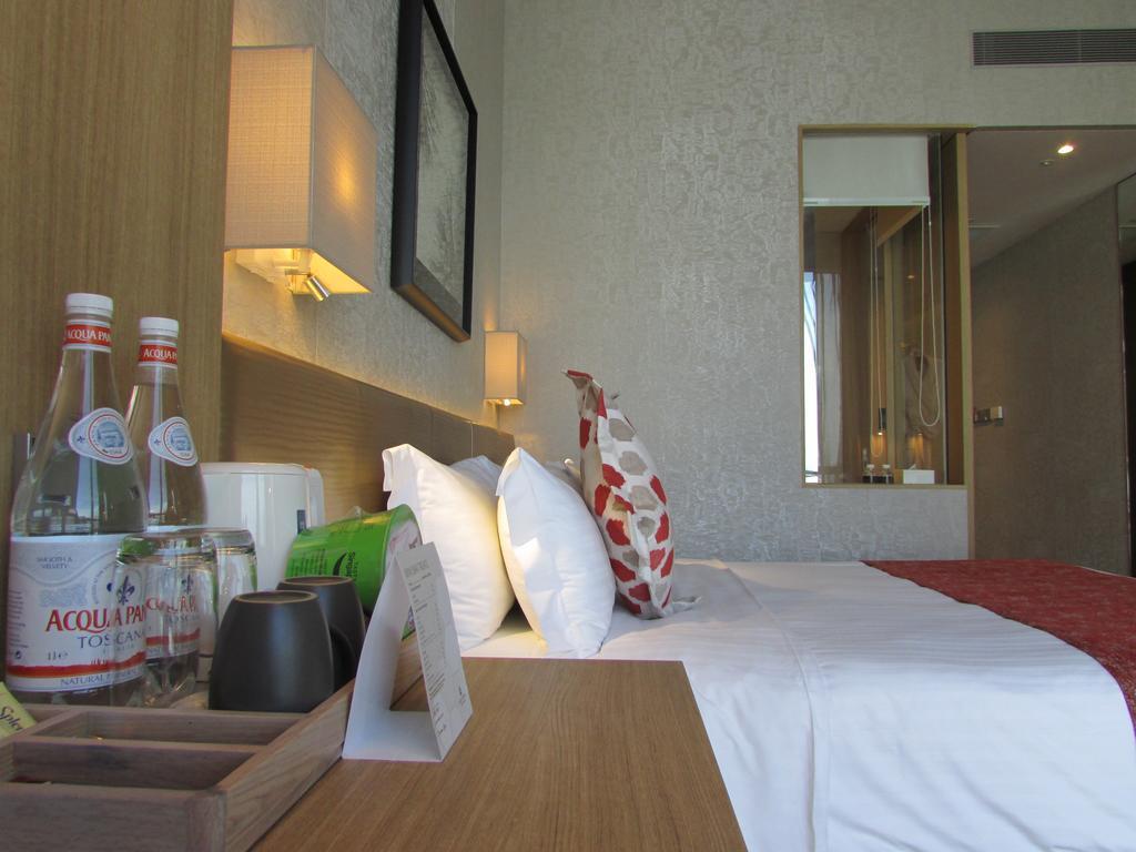 Momentus Hotel Alexandra Singapore Exterior photo